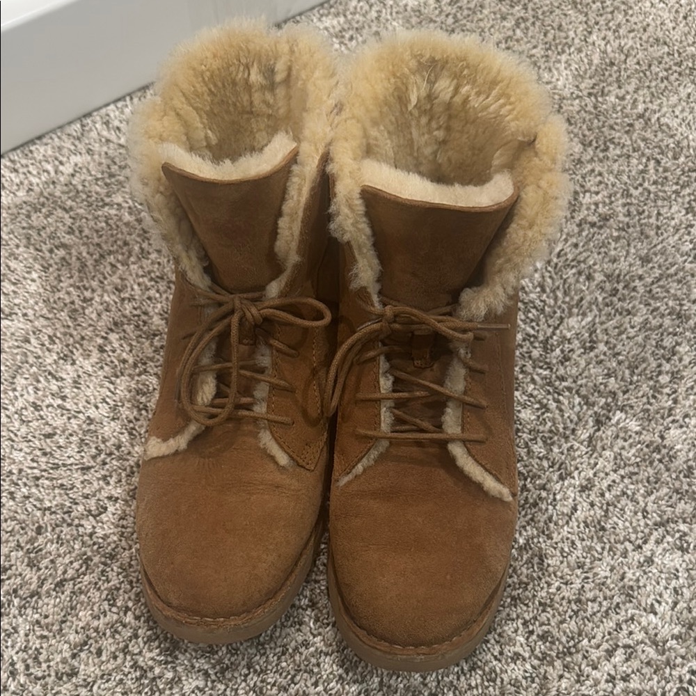 Women's Tan Shearling Boots